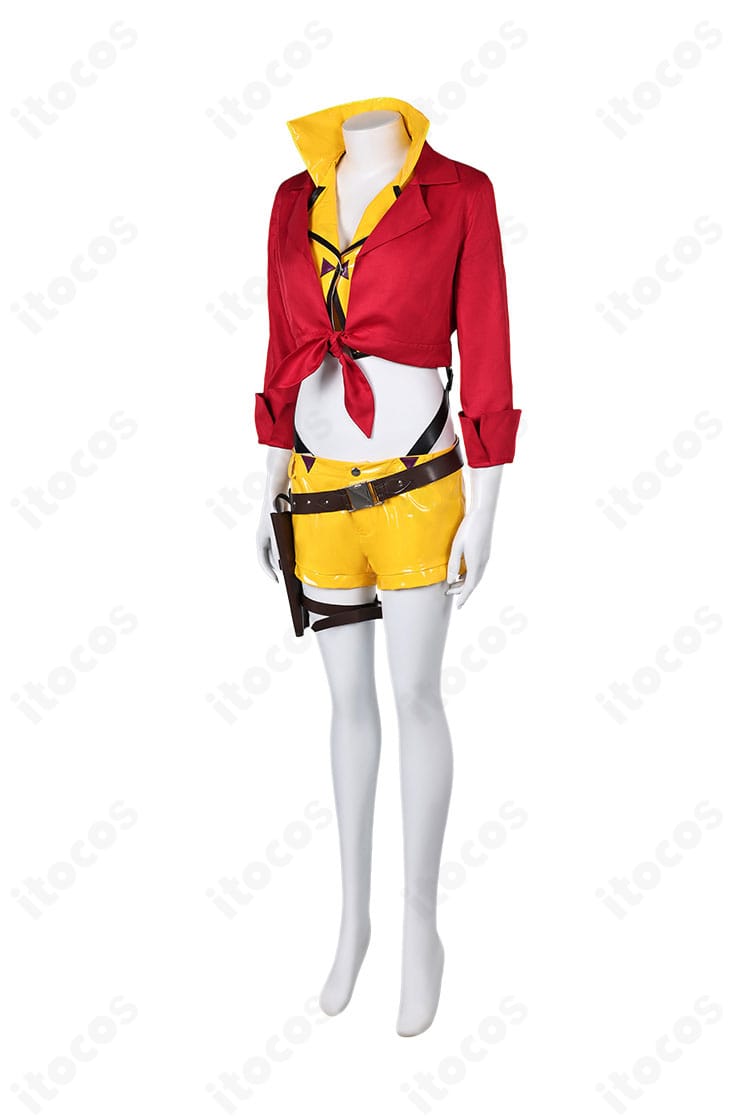 商品側面。コートのライン、腰のホルスター位置、ショートパンツの丈感など立体的なデザインを確認できる画像。