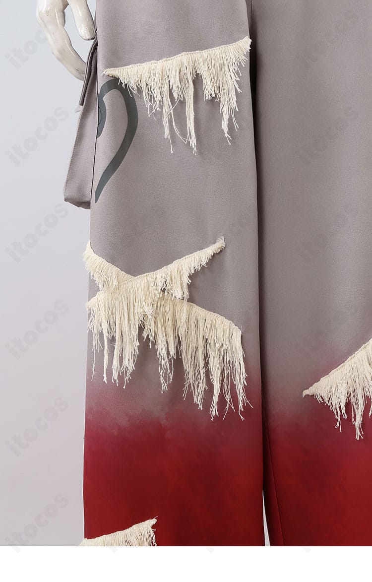 ALIEN STAGE ティル ROUND7コスプレ衣装のズボン装飾の細部。縦ラインとパーツ配置が分かる近接ショット。