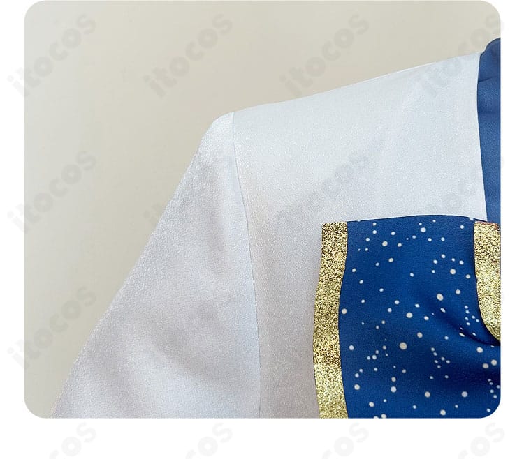 天祥院英智 コスプレ衣装 肩のディテール。肩章とチェーンの立体感が存在感を高める