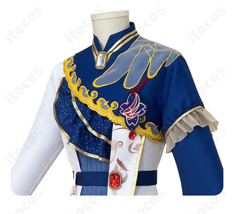 天祥院英智 コスプレ衣装 肩・袖の装飾ディテール。金糸刺繍とエポ風パーツの質感が際立つ