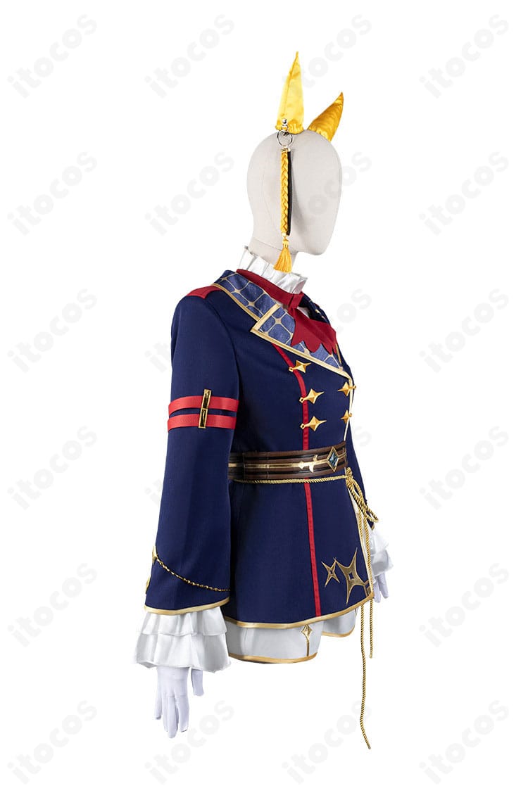 右側ディテール。腕から腰にかけての装飾とライン取り、太もも飾りの質感を示す近接写真。