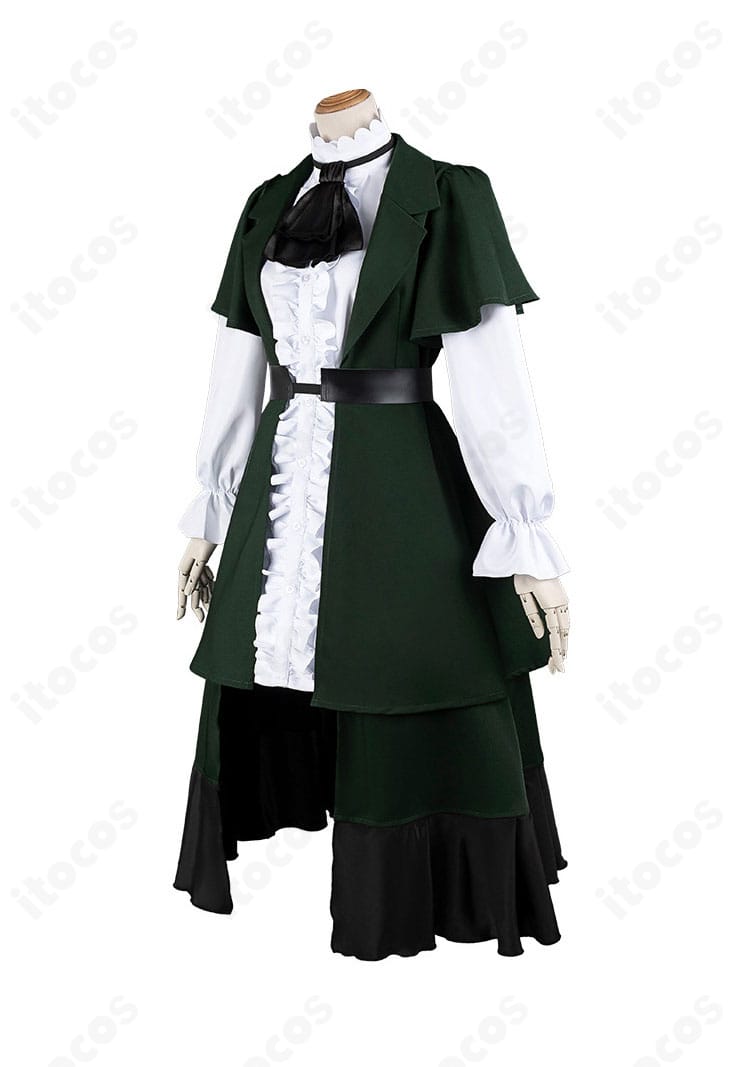 商品左側のアングル。襟元のスカーフ結びやベルト位置、サイドラインの美しい落ち感が分かるディテール。