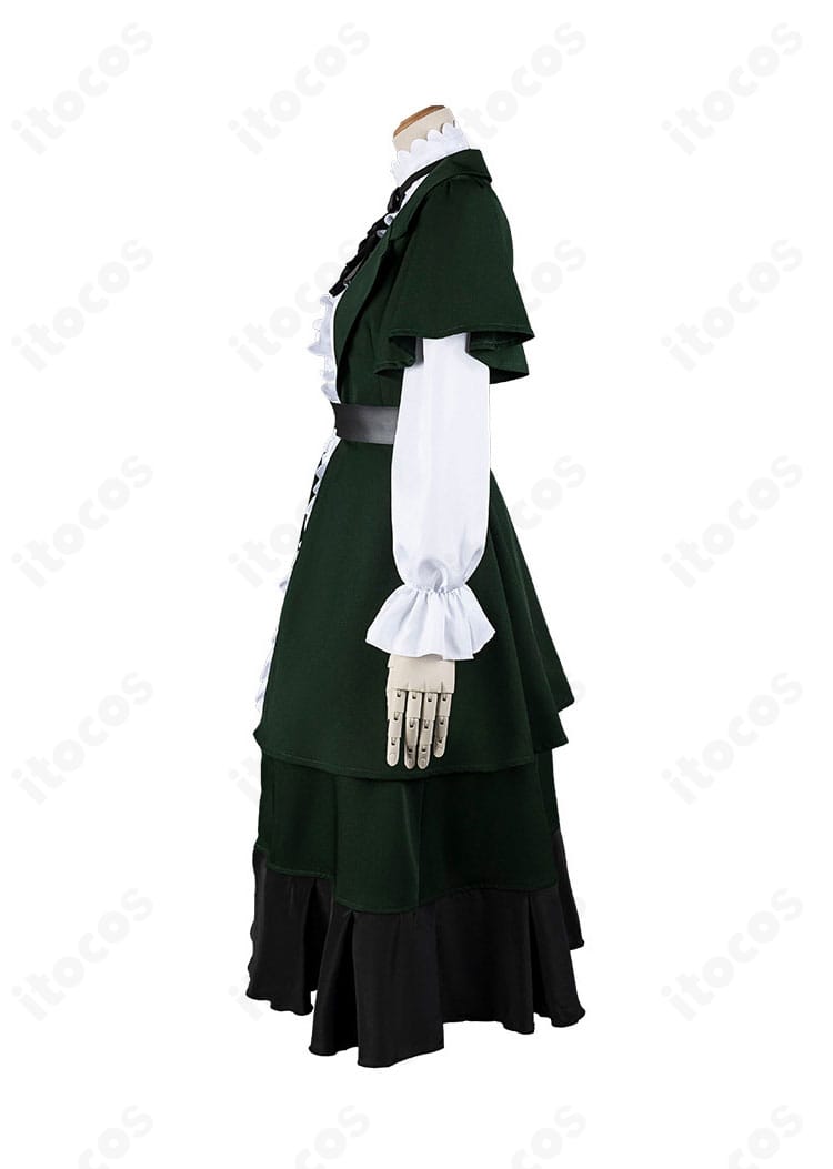 左側の細部クローズアップ。スカートのプリーツ、ベルト端の装飾、縫製の仕上げが確認できる画像。