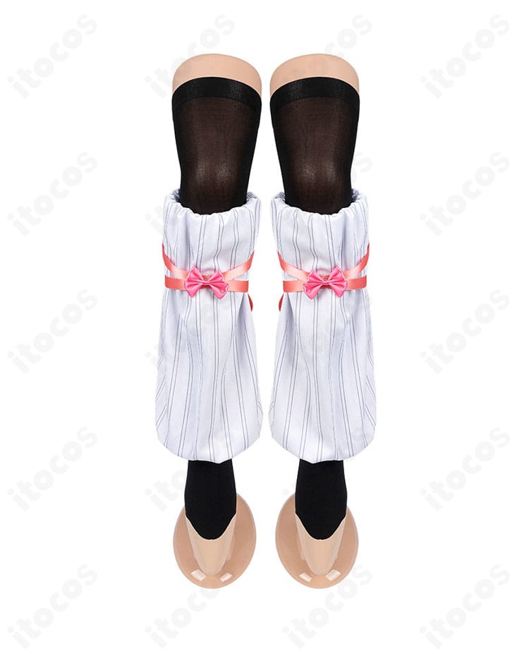藤田ことね コスプレ用脚部アイテム。レッグカバーと靴下の装飾ディテール、柄の見え方を近接で紹介。