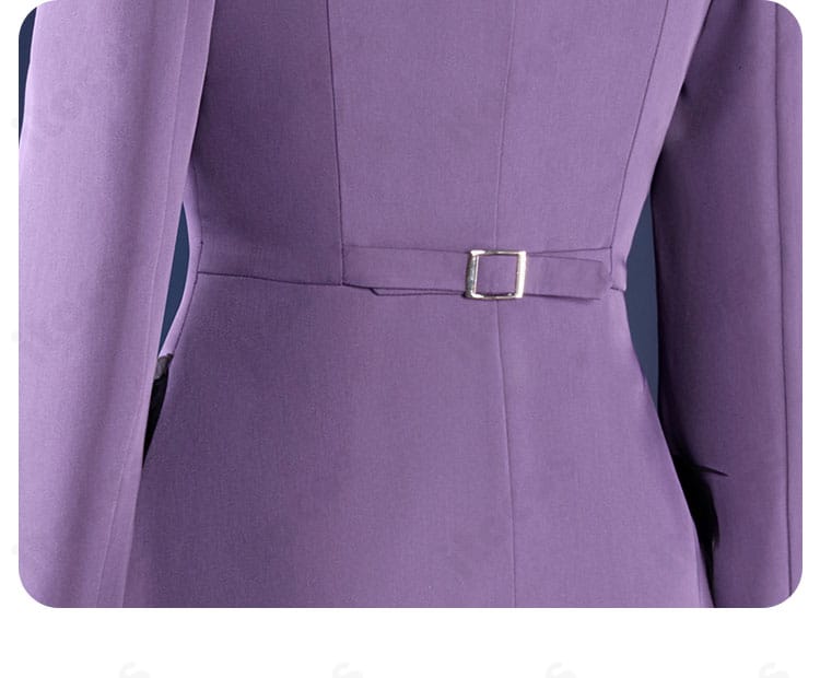 Identity V フレデリック・クレイバーグ 衣装の背面ディテール。サイドのチェーンと飾りパーツが特徴的。