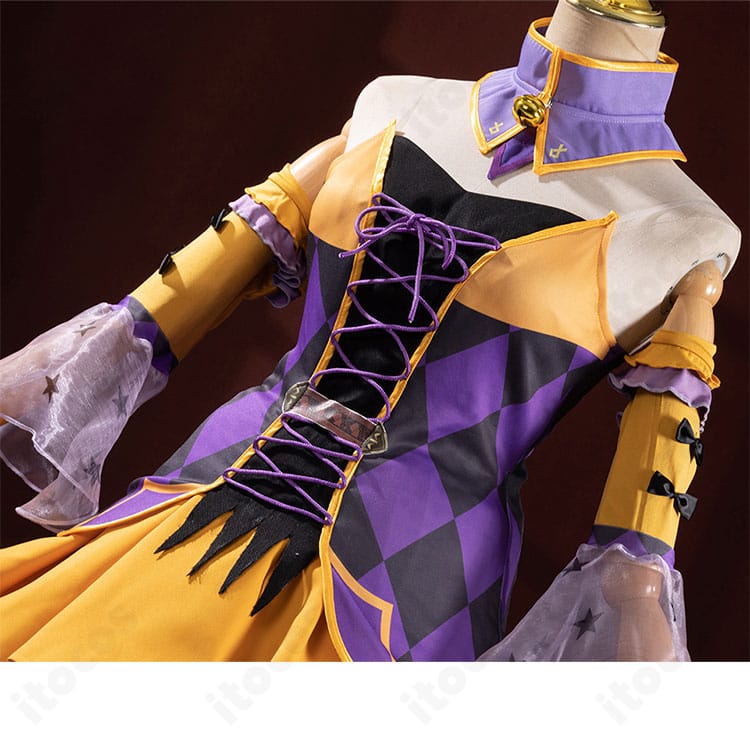 レム メイド衣装の装飾ディテール。フリルや縁取り、レースの仕上げが分かる接写画像。