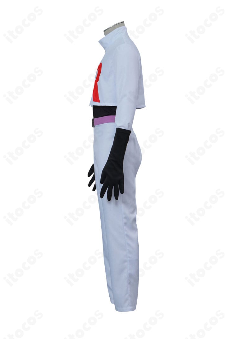 コジロウ制服の左側ディテール。袖口やサイドラインの縫製と質感がわかるアップ