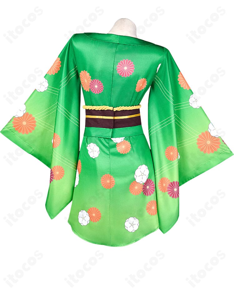 阿良河キウィ お正月ver. コスプレ衣装の背面写真。裾の縁取りや背面構成の仕上がりを示す画像