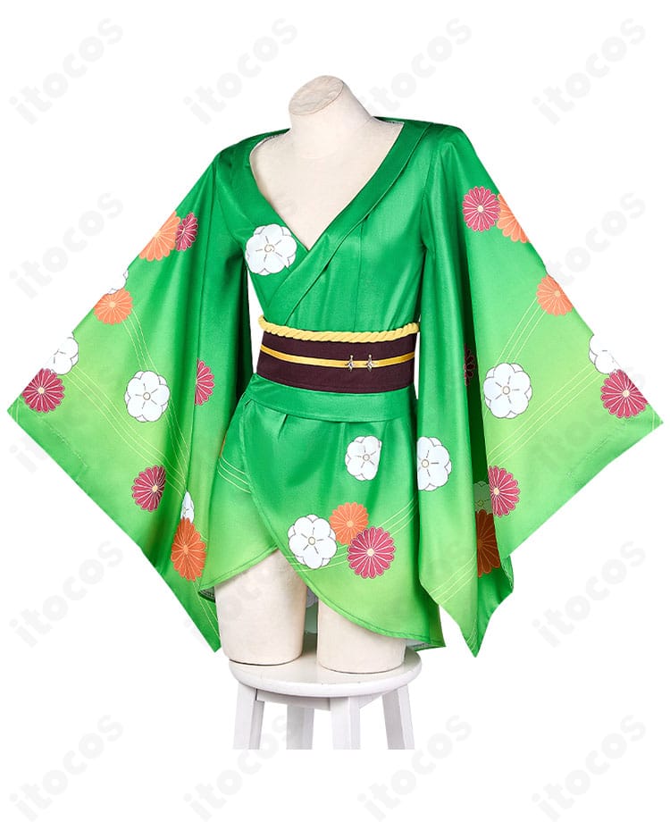 阿良河キウィ お正月ver. コスプレ衣装のサイドビュー。袖や腰封の立体感、ラインの流れが分かる画像