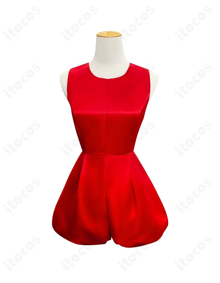 木之本桜 コスプレ衣装のインナー（ジャンプスーツ）正面ディテール。襟元の収まりと縫製ラインが分かる近接カット。