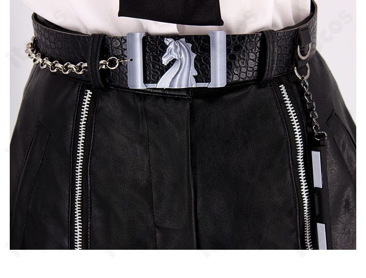 恋と深空 プレイヤー 特別任務 制服コスプレの腰帯装飾。ベルト周りの造形が分かる近接