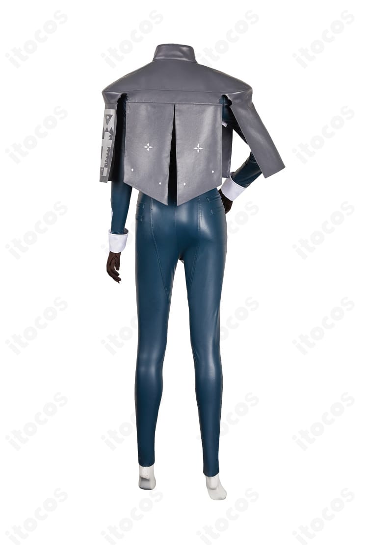 ヒュルケンベルグ 初期衣装の背面ビュー。背中の切替と装飾配置を強調した写真。