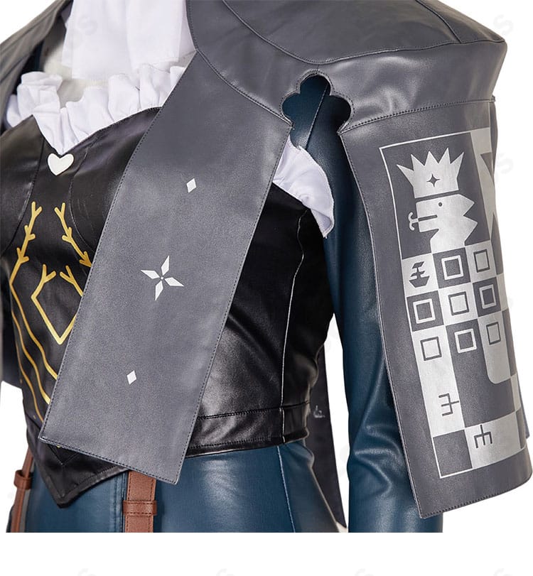 肩・袖周りの装飾ディテール。ヒュルケンベルグ衣装の再現度を示す近接画像。