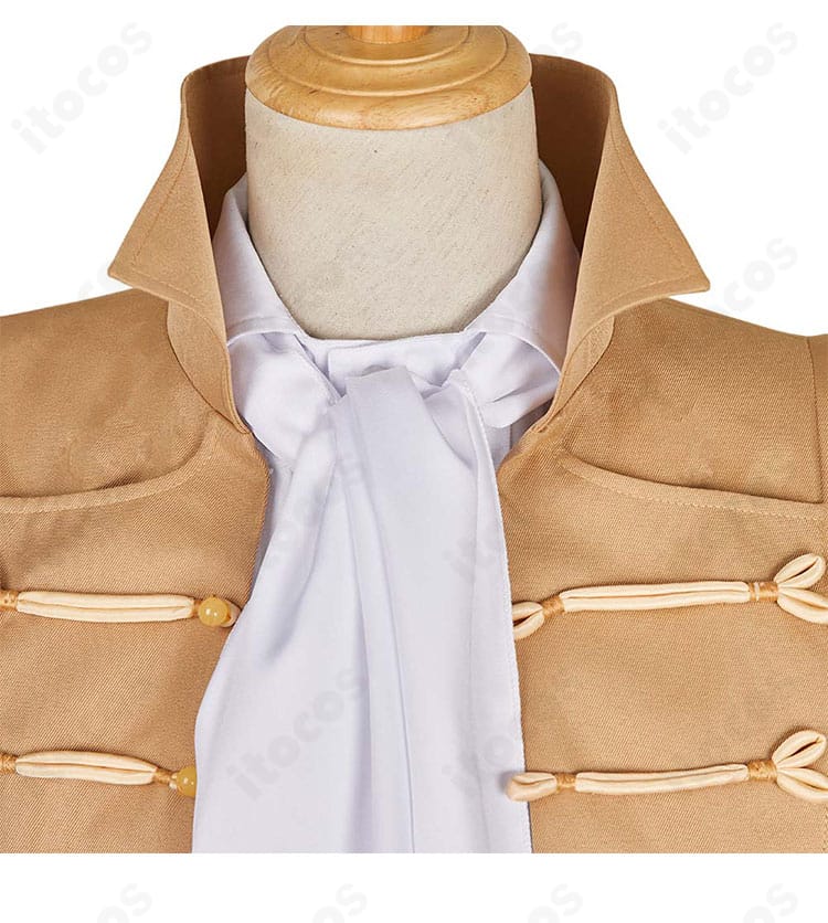 ネック周りのスカーフ装飾ディテール。結び目と金属調パーツの質感が伝わる近接