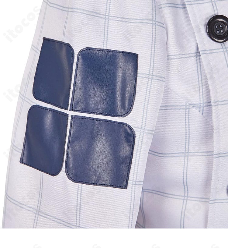 ストロール衣装の袖装飾ディテール。袖口のライン取りと意匠パーツの質感が分かる写真。