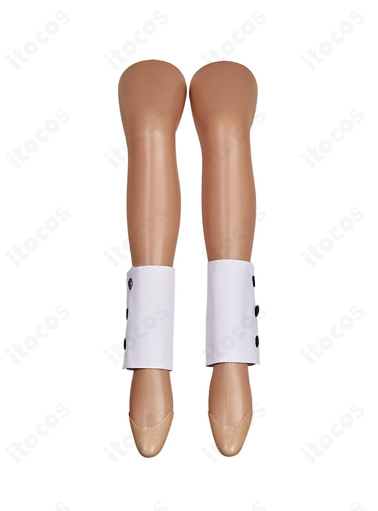 ストロールの足飾り（レッグカバー）ディテール。足元のアクセントとシルエット補正効果を示すアップ。