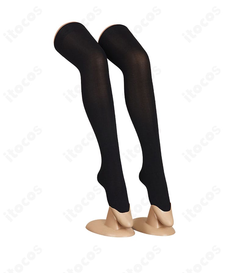 ダンダダン 綾瀬桃 コスプレ衣装 靴下の足元ディテール。コーデ全体を整えるアクセント