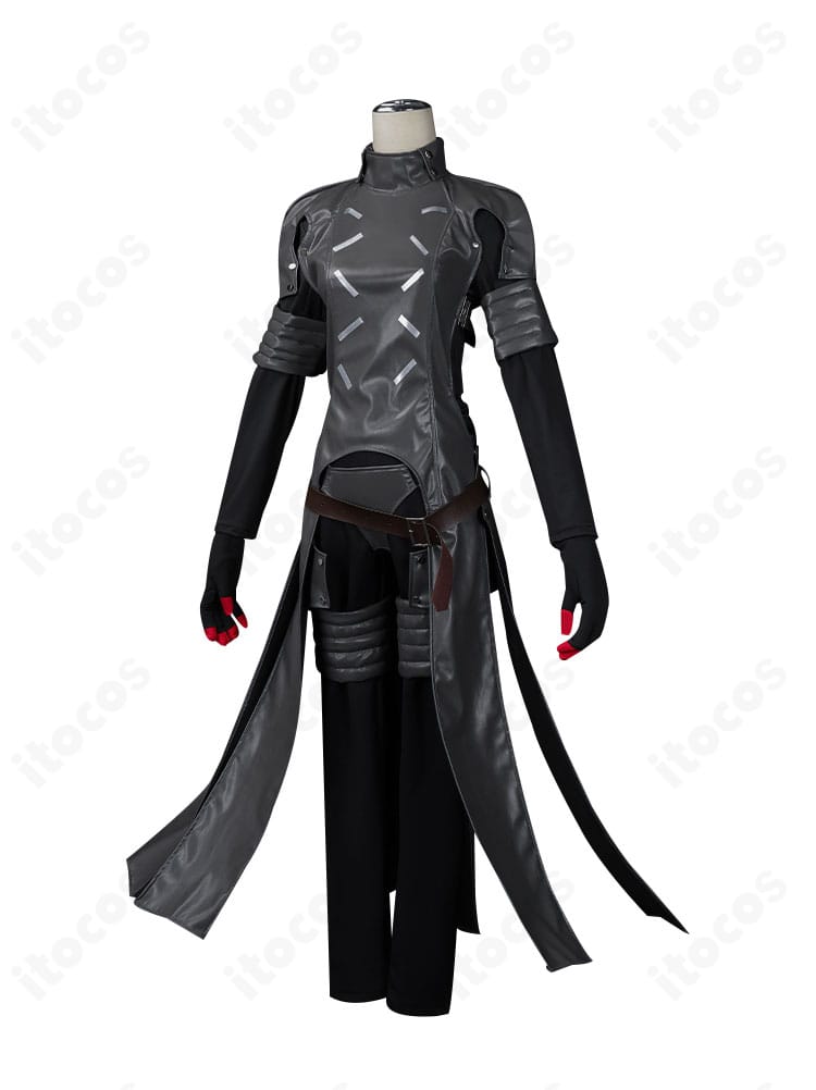 側面からのワンダー怪盗衣装。ラインの美しさとレイヤー構成が映える角度。