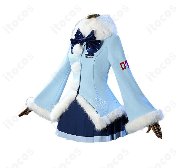雪ミク2012衣装の左側面。裾ラインとプリーツスカートの広がりを確認。