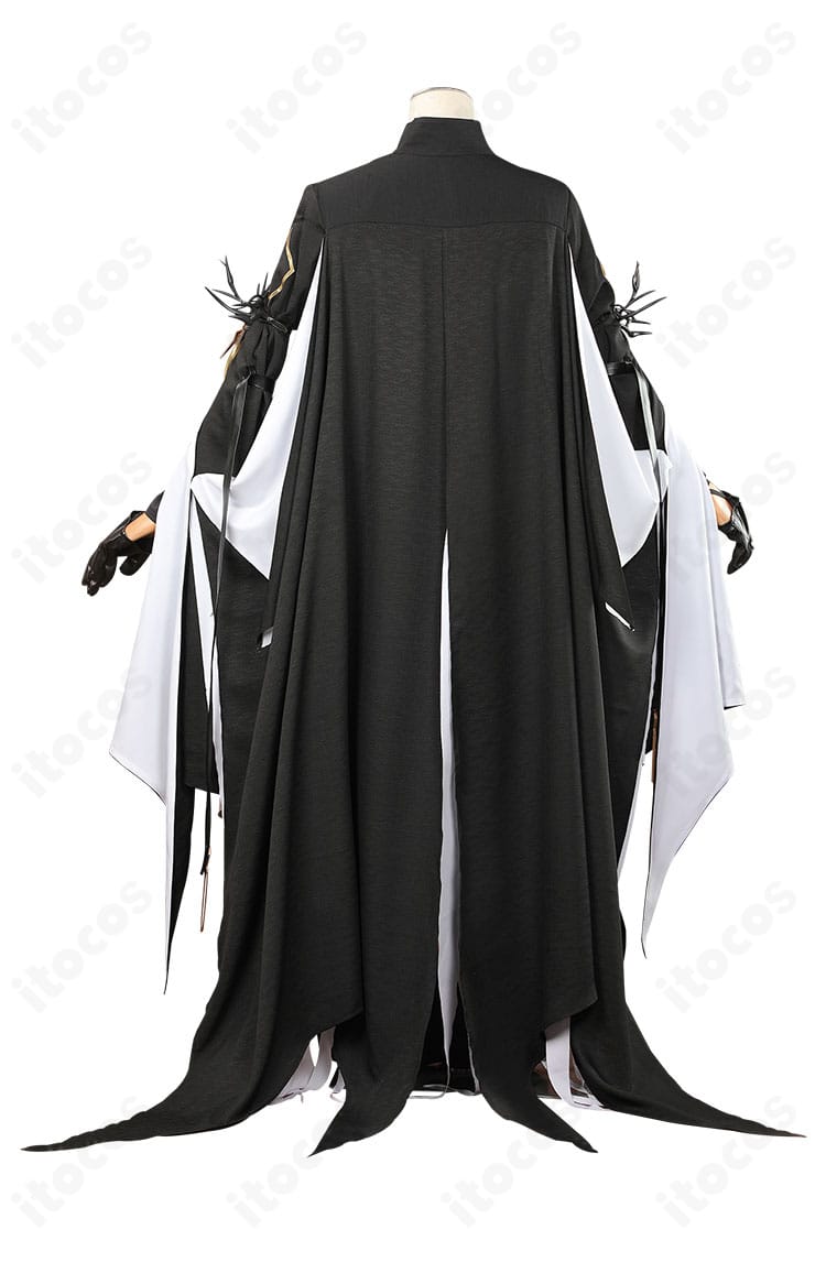 バンシー王政コスプレ衣装の背面図。コートの後ろ姿とシルエットの落ち感を提示