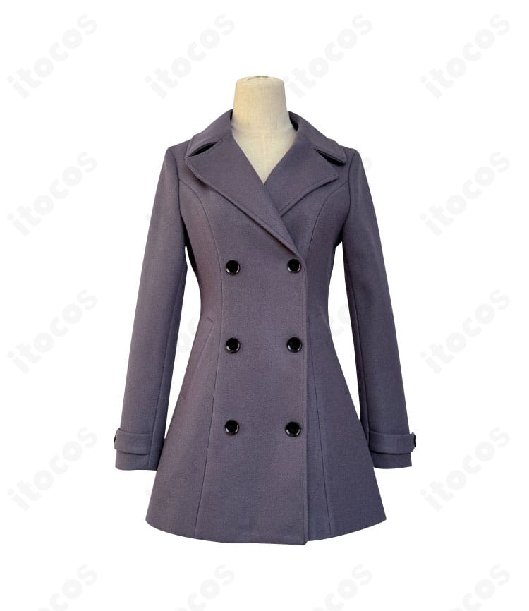 正面ディテールの接写。セーラー襟との干渉を抑える前合わせ、ボタン位置、襟周りの仕立てを示す画像。