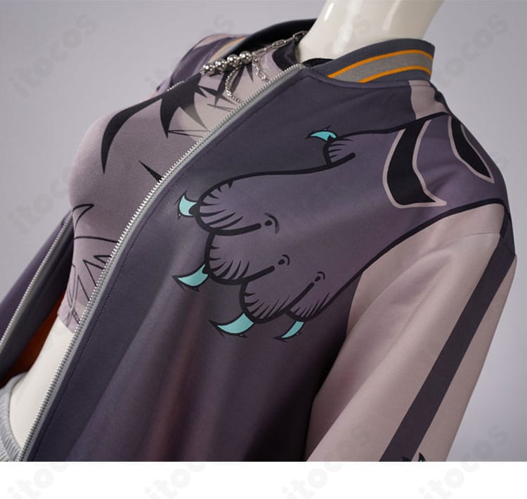 襟まわりの装飾ディテール。精密な刺しゅう風意匠とコバの丁寧な処理。