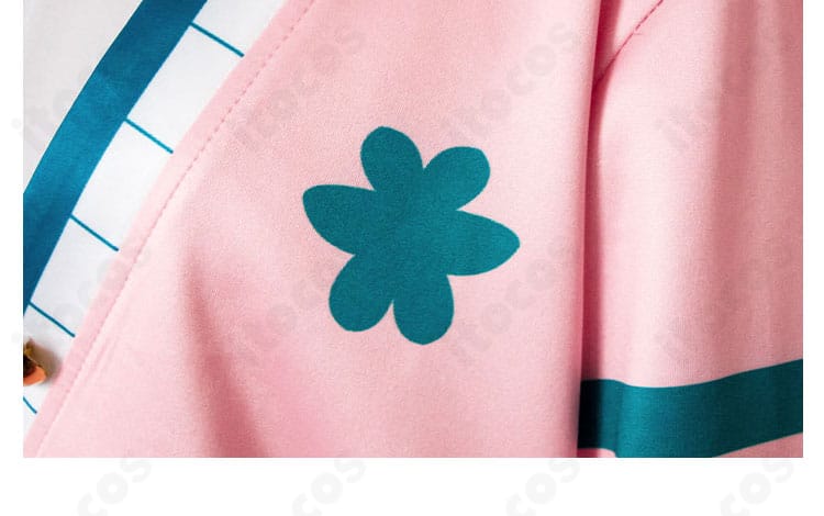 学園アイドルマスター 花海佑芽 コスプレ衣装の襟周り詳細。アクセントリボンと装飾の質感を示すクローズアップ。