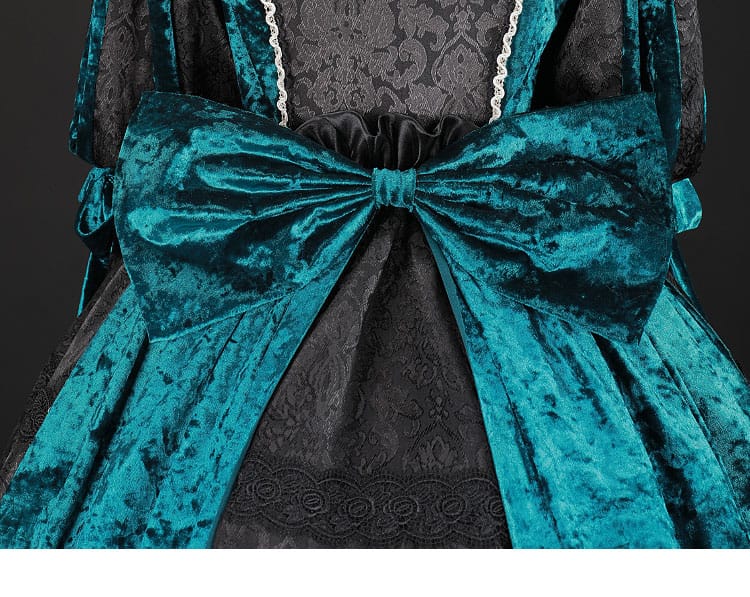 シエル・ファントムハイヴ 緑の魔女編ドレス 背面の蝶結び装飾ディテール