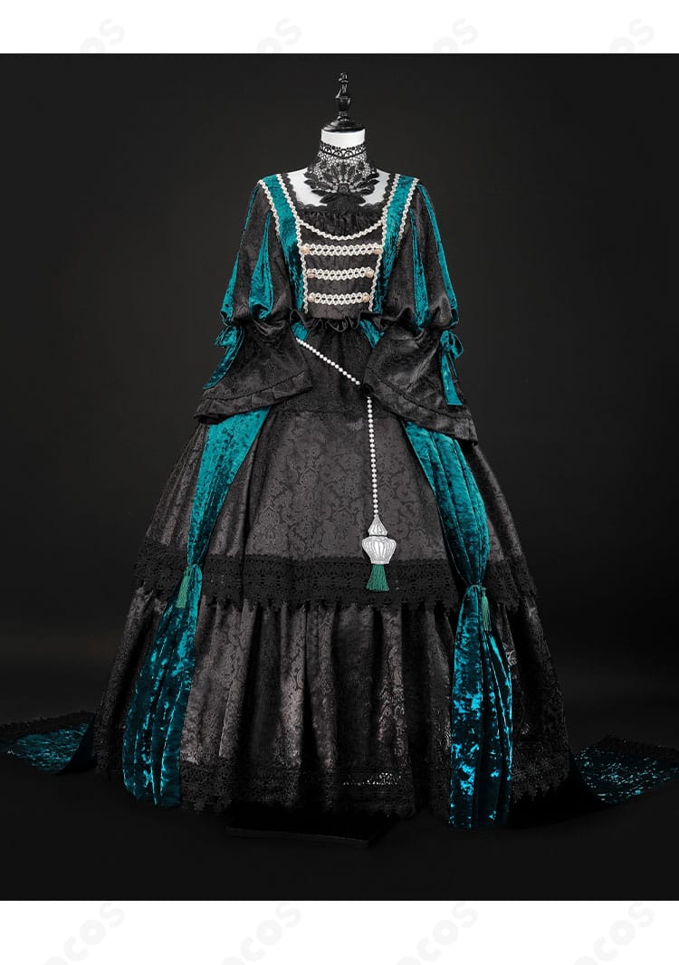 黒執事 シエル・ファントムハイヴ 緑の魔女編ドレスの正面ディテール（フリルと花柄装飾）