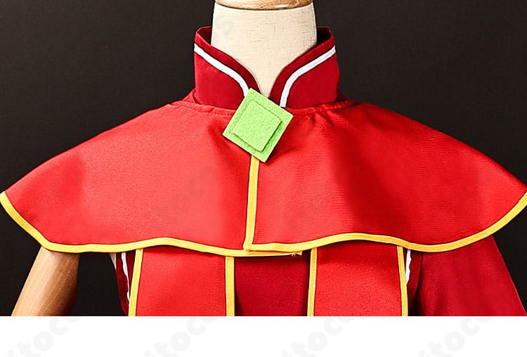 披肩（ショルダーマント）の装飾。縁取りと生地の厚み、ドレープ感を表示。