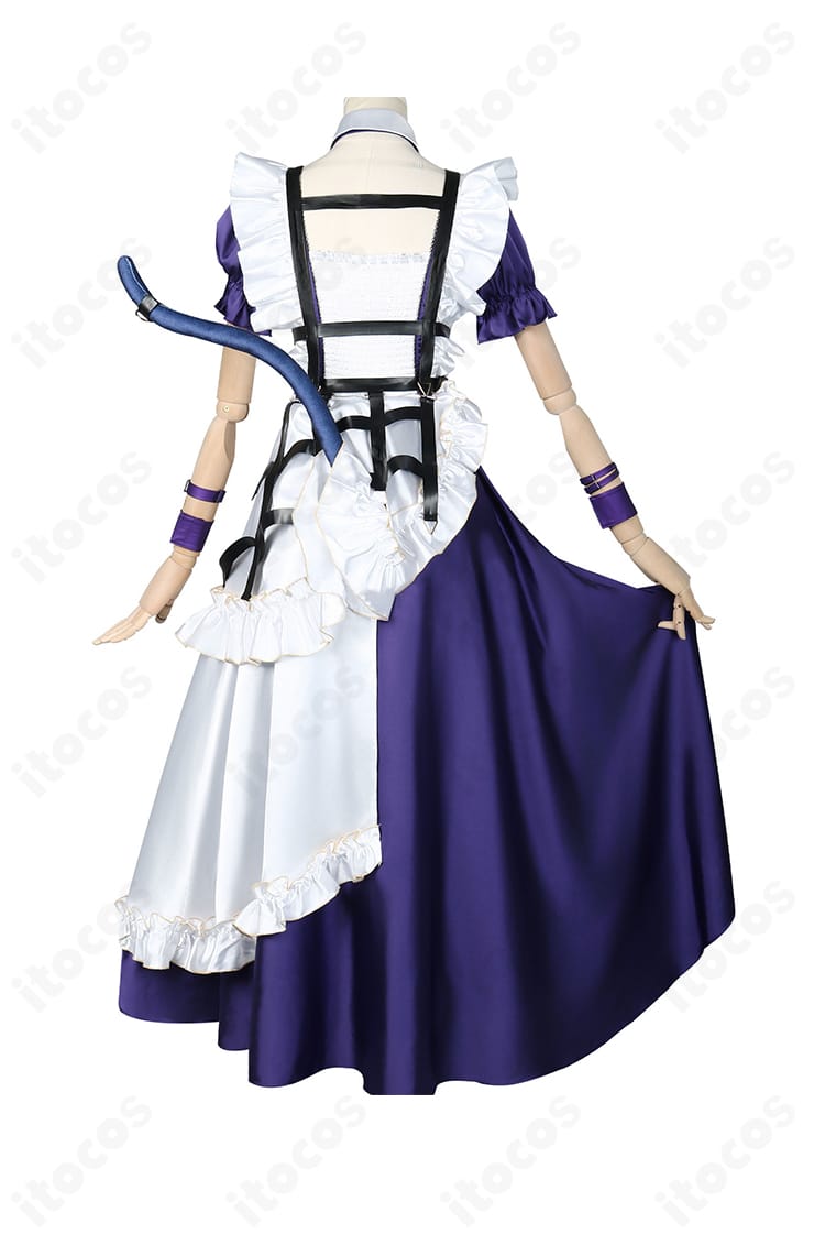 コスチューム背面全景。リボン結びや尾飾りの取り付け位置、後ろ身頃のラインを示す画像