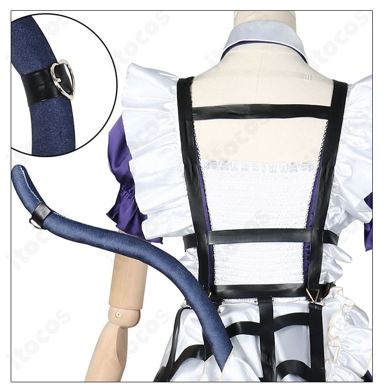 尾飾りの近接画像。ボリュームと取り付け金具の位置が分かる、メイド服に合わせた尾飾り