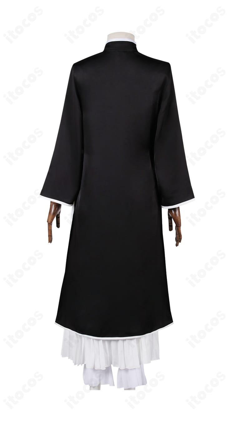 ワンピース背面の内側ディテール、縫い代と留め仕様の状態が見える画像