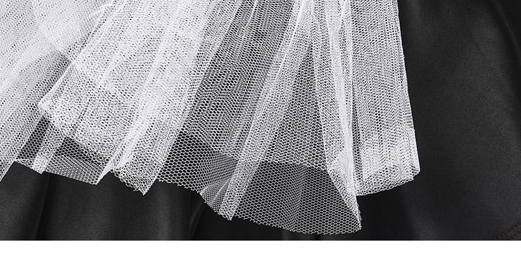 ナイチンゲール「安息の館」衣装の装飾ディテール全景。小物配置と質感を俯瞰できる画像