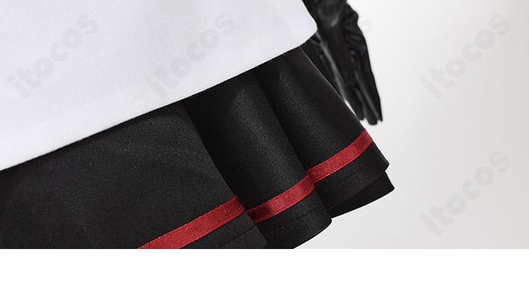 スカート裾装飾のアップ。フレアの広がりと縁取りの意匠を強調した画像