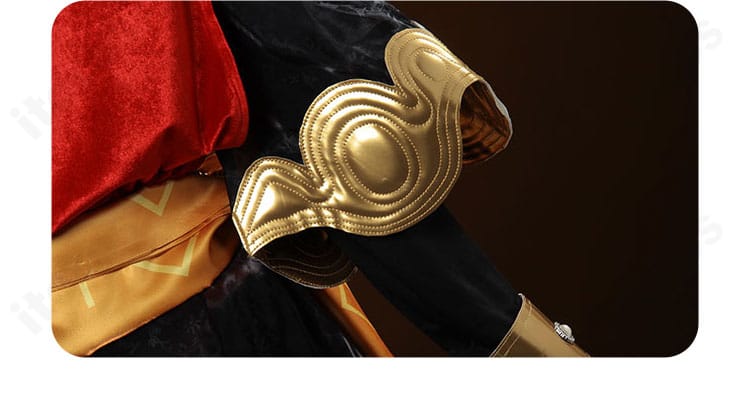 フールズ・ゴールド 袖の装飾アップ。撮影で映えるコントラストと質感