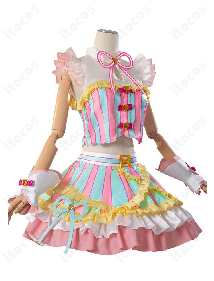 プリパラ 真中らぁら コスプレ衣装の右側面。スカートのラインやレッグカバー、サイドの装飾バランスを確認できる画像。