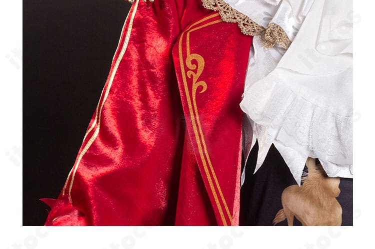 衣領周辺の縫製ディテール。パイピング、ステッチワーク、生地の艶感を確認できる画像。