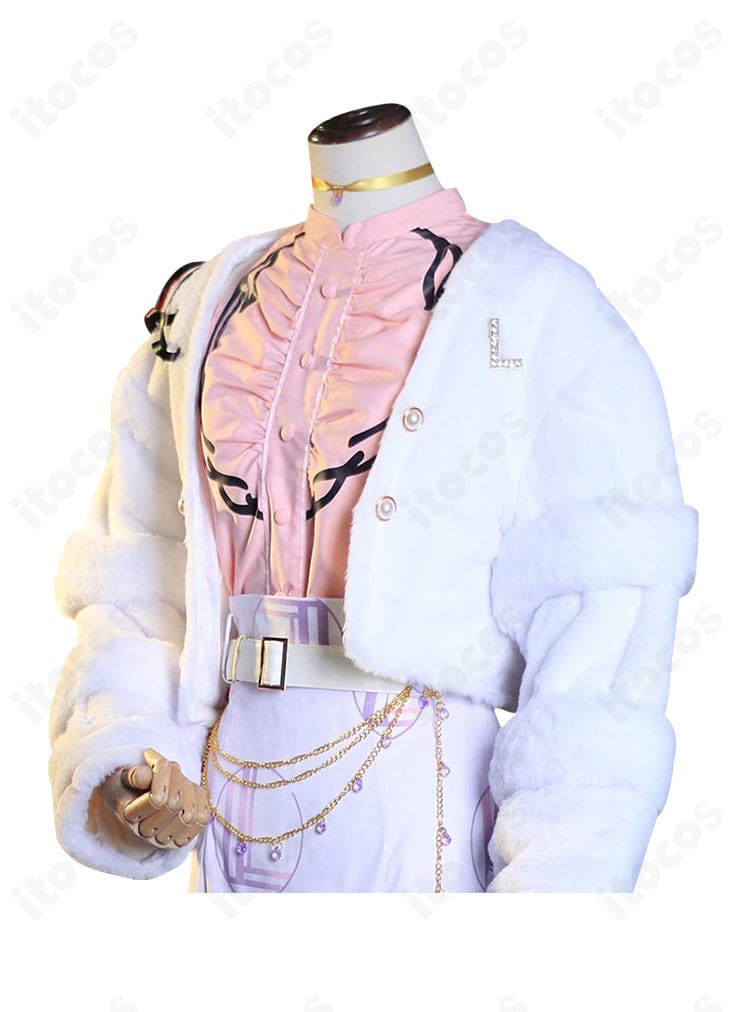 チョーカーと飾りチェーンのクローズアップ。金属光沢と配置バランスを確認できる装飾詳細。