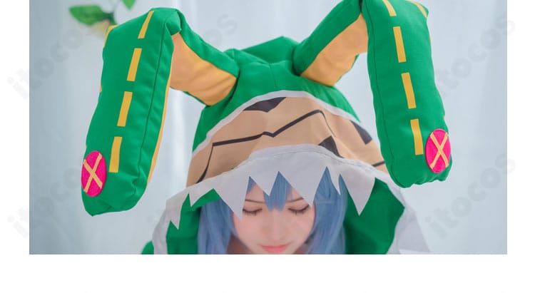 四糸乃 コスプレ衣装のフード・帽子部分の質感。ステッチと素材感のこだわりが分かるカット。