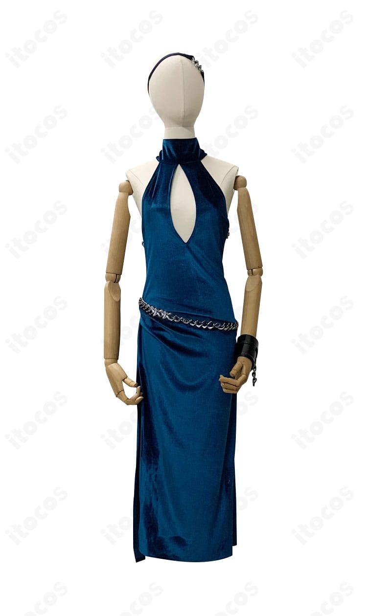 天雨アコ ドレス衣装の正面ディテール。胸元からウエストラインまで整えたシルエット。オーダーメイド対応でフィット感重視。