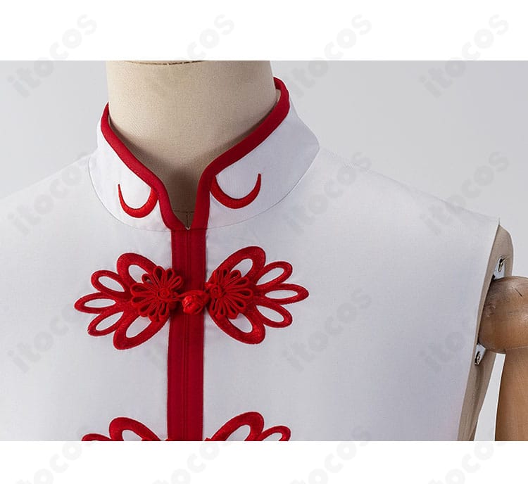 神楽衣装の襟元ディテール。特徴的な襟の形状と配色を鮮明に写したクローズアップ。