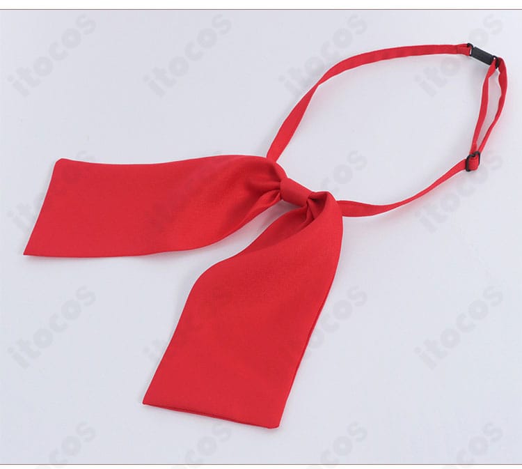 綾瀬桃 制服コスプレのスカーフ（ネクタイ風）の装飾アップ。結び目の形と色味が分かる画像