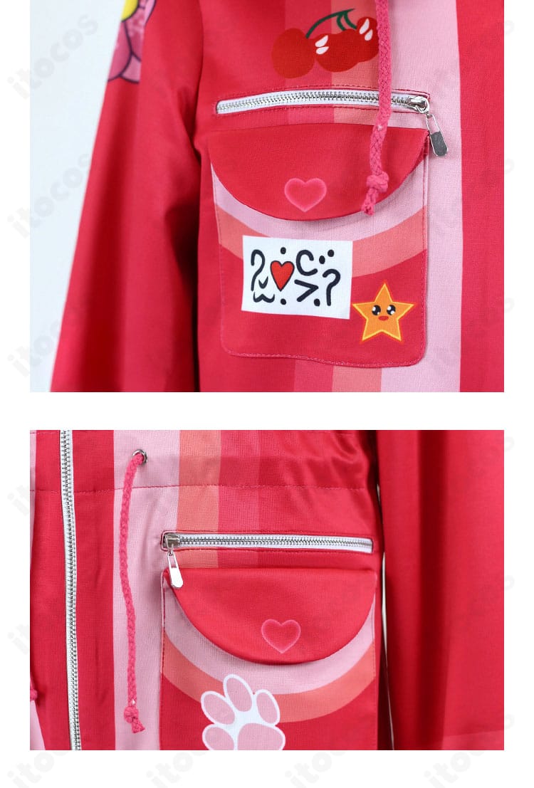 ポケット周りの装飾ディテール。ステッチと意匠パーツの再現性を示すクローズアップ