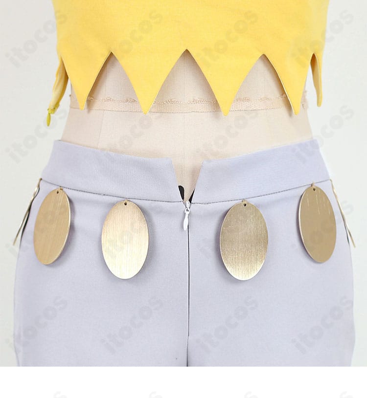 ズボン装飾のアップ。ゲーム中の意匠を踏襲した装飾を丁寧に再現。