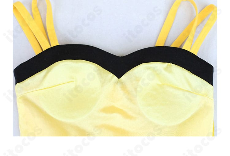 上衣デザインの詳細。刺繍や切り替えの精密さが分かる近接ショット。