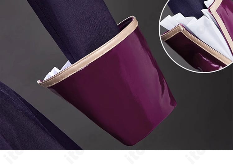 袖口装飾の接写。カフ周りの意匠とステッチワークを確認できるディテール画像