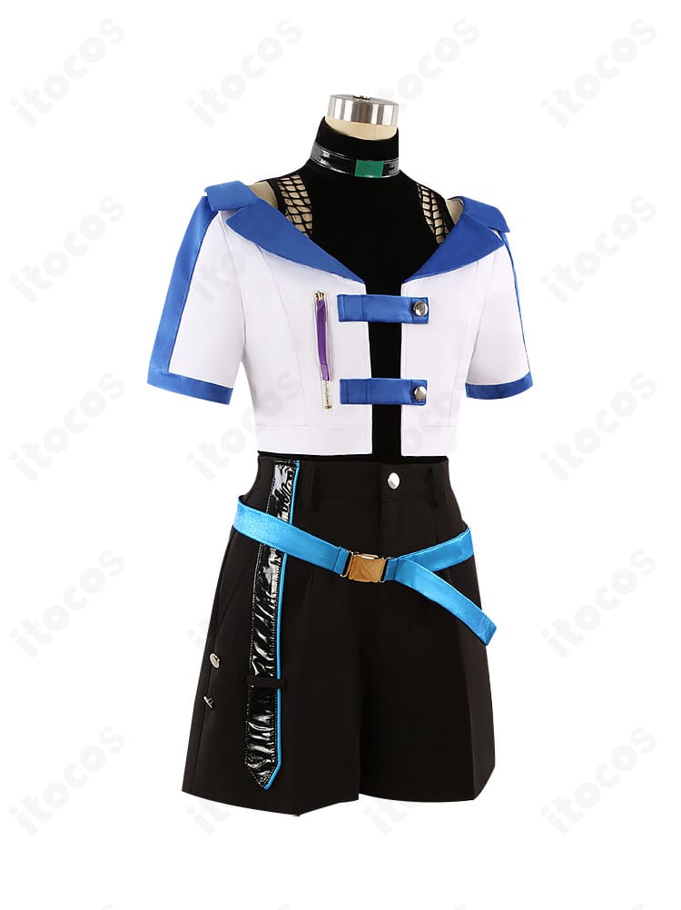 原神 放浪者（スカラマシュ）コスプレ衣装 側面。袖の広がりとベルト位置、太もも飾りの見え方が分かる角度。