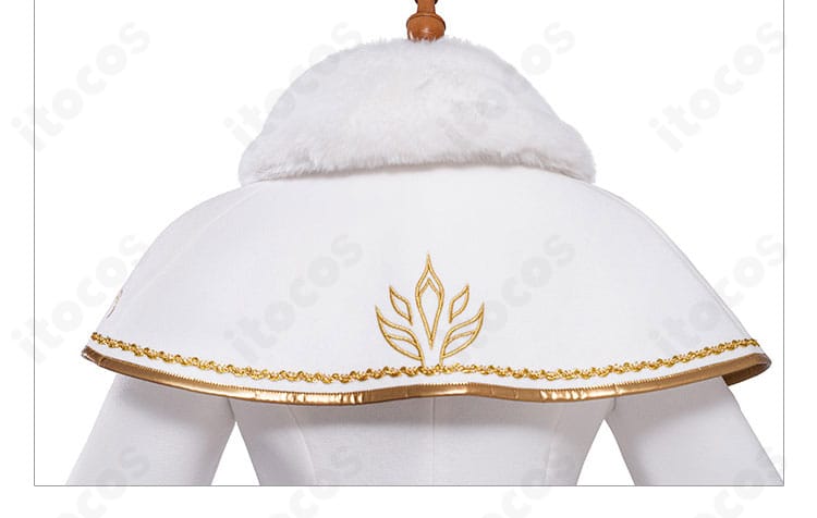 ショール背面装飾のクローズアップ。紋様と縫製ラインが衣装全体の品格を高める仕上がり。