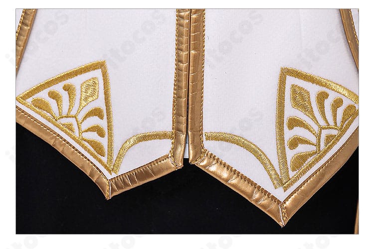 衣裾（衣摆）装飾のディテール。縁の模様と配色コントラストで写真映えする足元を演出。